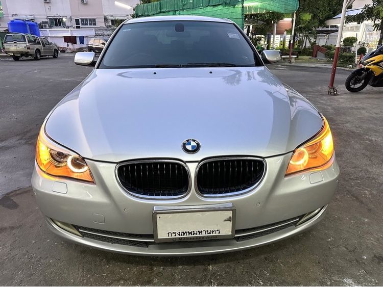 รถ BMW Series 5 520d สี เทา
