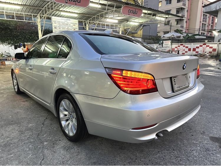 รถ BMW Series 5 520d สี เทา