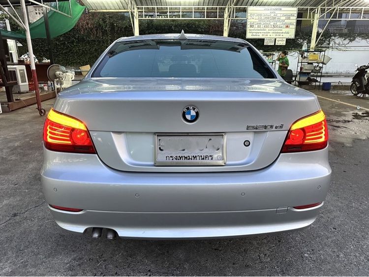 BMW Series 5 2009 520d Sedan ดีเซล ไม่ติดแก๊ส เกียร์อัตโนมัติ เทา รูปที่ 4