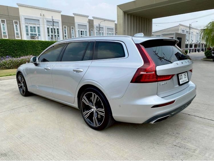 Volvo V60 2021 2.0 T8 Inscription 4WD Utility-car เบนซิน ไม่ติดแก๊ส เกียร์อัตโนมัติ เทา รูปที่ 3