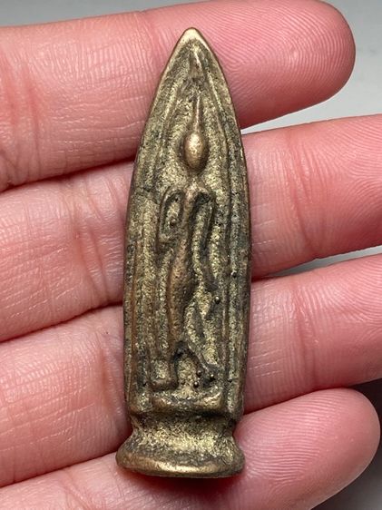 พระลีลาเนื้อทองเหลือง