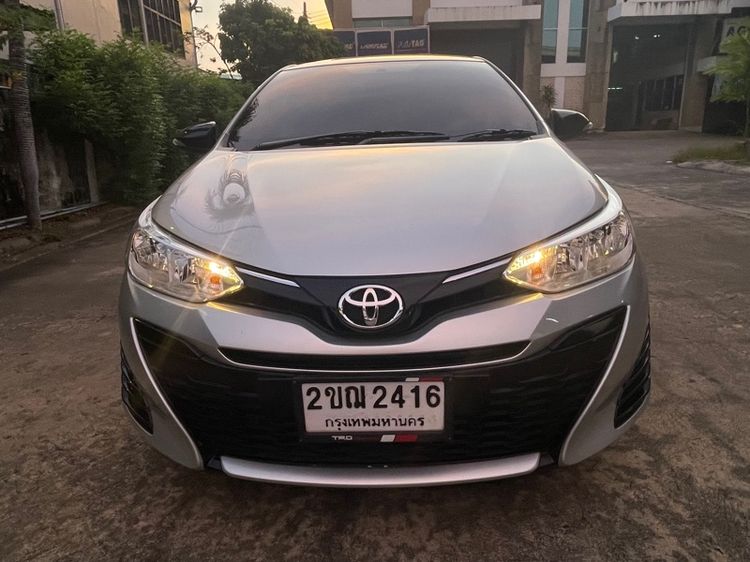 Toyota Yaris 2021 1.2 E Sedan เบนซิน ไม่ติดแก๊ส เกียร์อัตโนมัติ บรอนซ์เงิน รูปที่ 3
