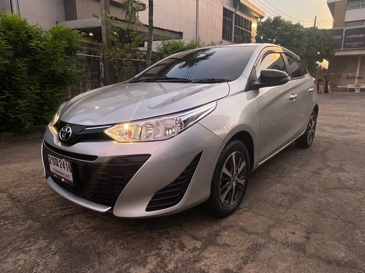 Toyota Yaris 2021 1.2 E Sedan เบนซิน ไม่ติดแก๊ส เกียร์อัตโนมัติ บรอนซ์เงิน รูปที่ 2