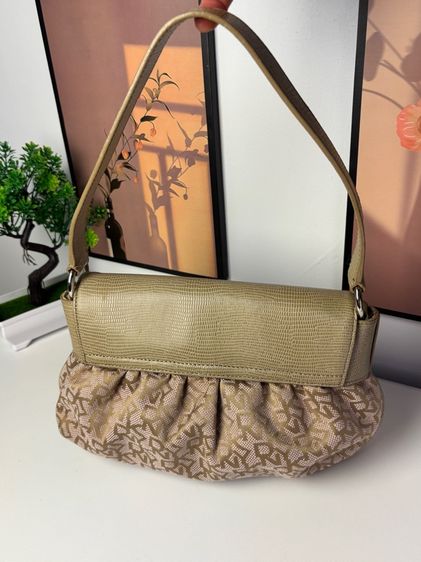 กระเป๋าสะพายไหล่ DKNY รูปที่ 10