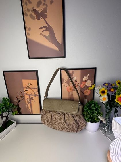 กระเป๋าสะพายไหล่ DKNY รูปที่ 3