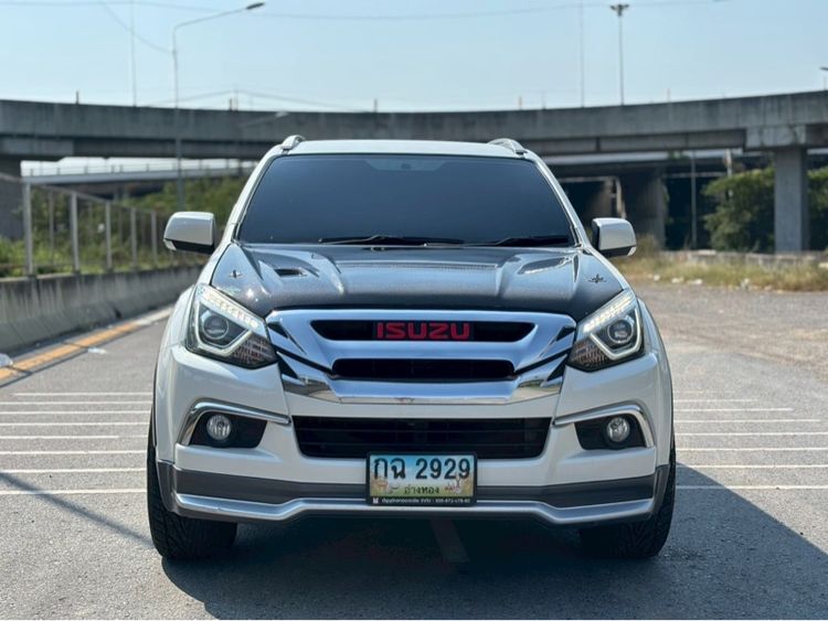 รถ Isuzu MU-X 3.0 สี ขาว
