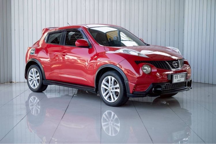 Nissan Juke 2014 1.6 V Sedan เบนซิน ไม่ติดแก๊ส เกียร์อัตโนมัติ แดง รูปที่ 4