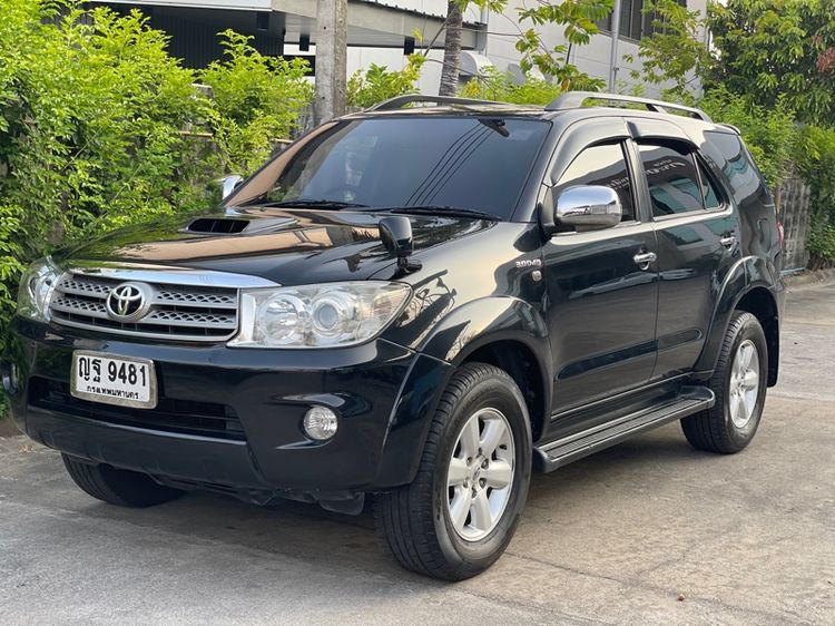 Toyota Fortuner 2011 3.0 V Utility-car ดีเซล ไม่ติดแก๊ส เกียร์อัตโนมัติ ดำ รูปที่ 4