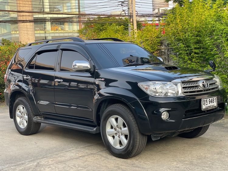 Toyota Fortuner 2011 3.0 V Utility-car ดีเซล ไม่ติดแก๊ส เกียร์อัตโนมัติ ดำ รูปที่ 3