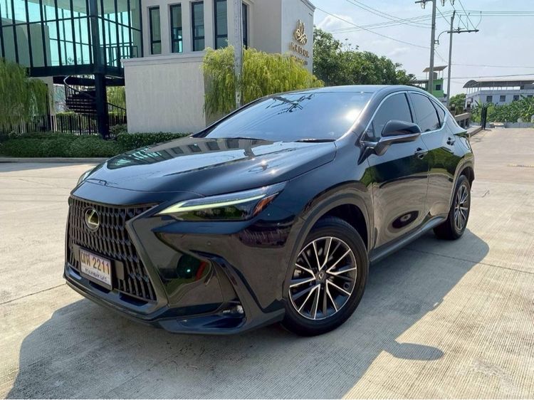 Lexus NX300 2024 2.0 Grand Luxury Utility-car ไฮบริด ไม่ติดแก๊ส เกียร์อัตโนมัติ ดำ รูปที่ 2