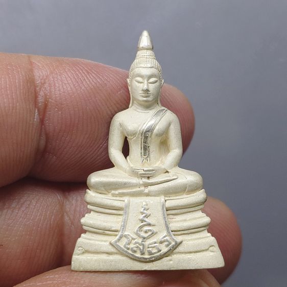 พระพุทธโสธร รุ่นประวัติศาสตร์ 80 ปี กรมตำรวจ พ.ศ.2538 พร้อมกล่องเดิม จัดเป็นรุ่นที่รับความนิยมมาก พิธีใหญ่ เจตนาดี ประวัติการจัดสร้างชัดเจน  รูปที่ 3