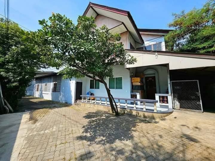 บ้านติดถนนใหญ่ กรุงเทพ พระประแดง ใกล้BTS2นาที ทำเลดีมาก