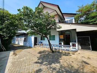 บ้านติดถนนใหญ่ กรุงเทพ พระประแดง ใกล้BTS2นาที ทำเลดีมาก ให้เช่าได้ปีละ3.2แสน)