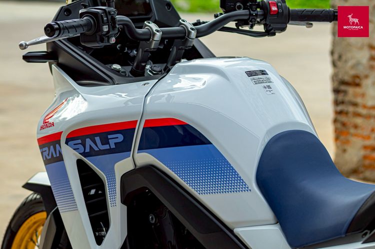 Honda XLl750 Transalp ปี2025 มือเดียว วิ่ง1,700Km. สภาพป้ายแดง รูปที่ 14