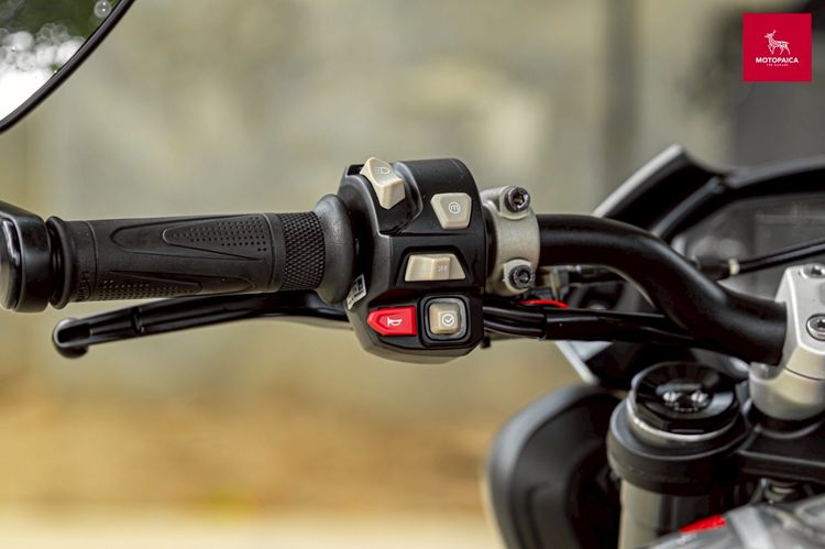 Triumph Street Triple765Rs ปี2021 วิ่ง8,800Km. สภาพใหม่มาก รูปที่ 13