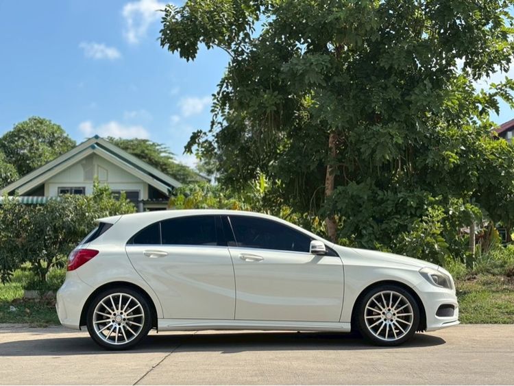 Mercedes-Benz A-Class 2015 A180 Sedan เบนซิน ไม่ติดแก๊ส เกียร์อัตโนมัติ ขาว รูปที่ 4