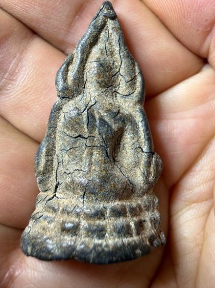 พระพุทธชินราชอินโดจีนปี2485 เนื้อตะกั่วนม ผิวจะคล้ำเเละแตกร้าว ตามกาลเวลา ตามปกติ ของเนื้อนี้ พระเก่าๆ เหมาๆ บ้านๆ พระคนแก่เก่าๆ รูปที่ 2