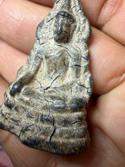 พระพุทธชินราชอินโดจีนปี2485 เนื้อตะกั่วนม ผิวจะคล้ำเเละแตกร้าว ตามกาลเวลา ตามปกติ ของเนื้อนี้ พระเก่าๆ เหมาๆ บ้านๆ พระคนแก่เก่าๆ รูปที่ 11