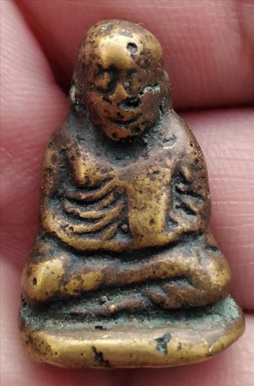 หลวงพ่อเงินพิมพ์ขี้ตา