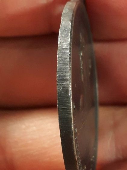 เหรียญอาจารย์ฝั้น อาจาโร รุ่น3 ศิษย์ ทอ.สร้างถวาย วัดป่าอุดมสมพร จ.สกลนคร ปี2508 เนื้อทองแดงรมดำสภาพยังสวย รูปที่ 4