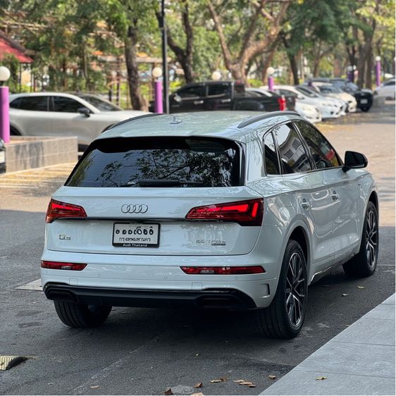 Audi Audi Q5  2025 2.0 TFSI Quattro 4WD Utility-car ปลั๊กอินไฮบริด (PHEV) ไม่ติดแก๊ส เกียร์อัตโนมัติ ขาว รูปที่ 3