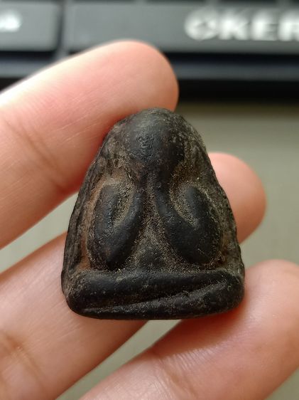 พระปิดตาหลังแบบหลวงพ่อแก้ว