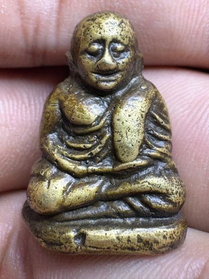 หลวงพ่อเงินพิมพ์ขี้ตา