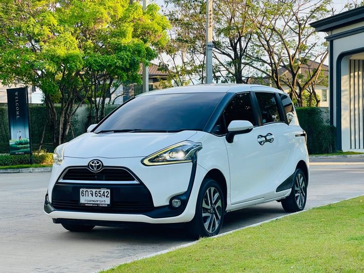 Toyota Sienta 2017 1.5 V Van เบนซิน ไม่ติดแก๊ส เกียร์อัตโนมัติ ขาว รูปที่ 3