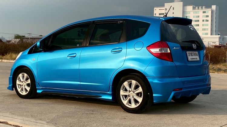 Honda Jazz 2013 1.5 V Sedan เบนซิน ไม่ติดแก๊ส เกียร์อัตโนมัติ ฟ้า รูปที่ 2