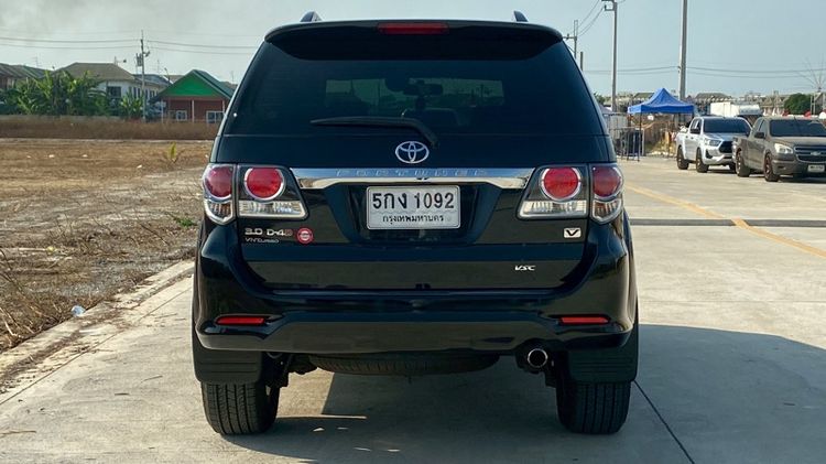 Toyota Fortuner 2016 3.0 V Utility-car ดีเซล ไม่ติดแก๊ส เกียร์อัตโนมัติ ดำ รูปที่ 2