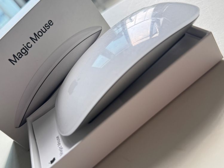 Apple Magic Mouse สีขาว ของแท้ รุ่นชาร์จใต้เครื่อง (Lightning)รุ่นใหม่  ใช้แค่ 2 ครั้ง กล่องครบ  รูปที่ 4