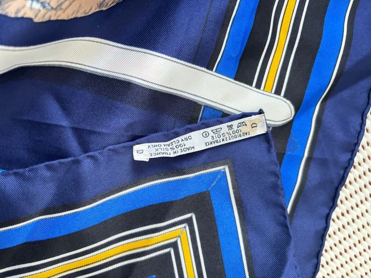 ผ้าพันคอผ้าห่ม H💙RMES Carré 90 มือสองแท้💯  รูปที่ 5