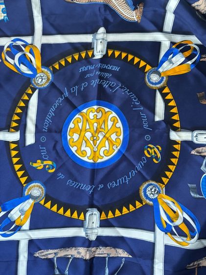 ผ้าพันคอผ้าห่ม H💙RMES Carré 90 มือสองแท้💯  รูปที่ 3