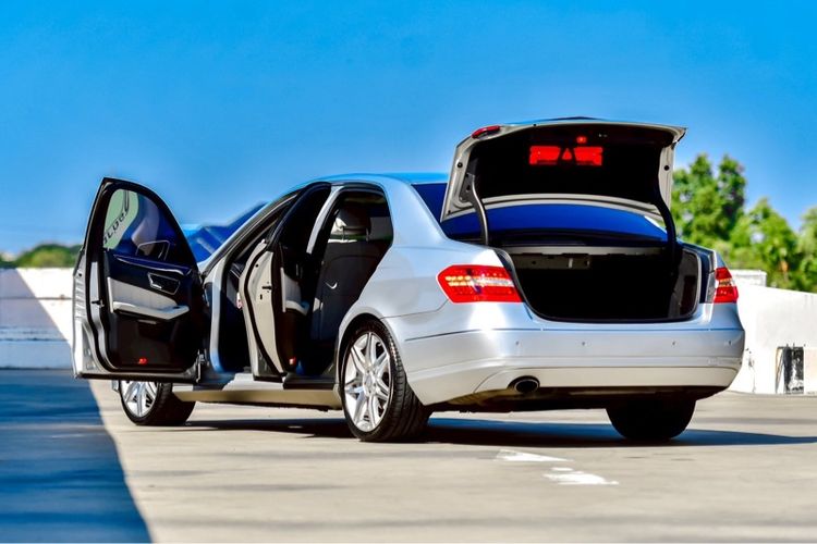 Mercedes-Benz E-Class 2012 E250 CGI Sedan เบนซิน ไม่ติดแก๊ส เกียร์อัตโนมัติ เทา รูปที่ 4
