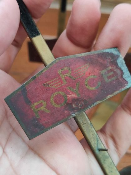 ป้ายวินเทจ ROYCE 3อัน ฐานน่าจะเป็นทองเหลือง รูปที่ 2