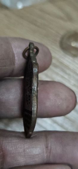 เหรียญเสมาหลวงปู่ทิมวัดระหารไร่ ปี 2518 รูปที่ 7