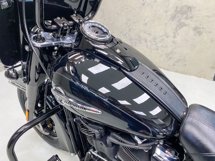 Harley-Davidson Heritage Classic 114 รูปที่ 17