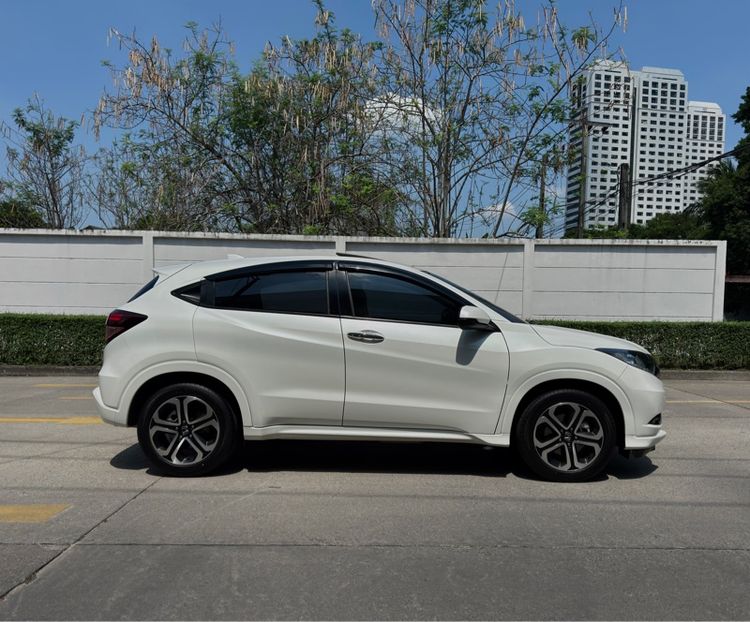 Honda HR-V 2017 1.8 EL Utility-car เบนซิน ไม่ติดแก๊ส เกียร์อัตโนมัติ ขาว รูปที่ 3