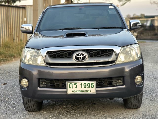 Toyota Hilux Vigo 2010 2.5 E Pickup ดีเซล ไม่ติดแก๊ส เกียร์ธรรมดา เทา รูปที่ 3