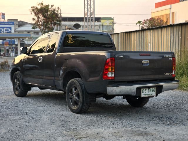 Toyota Hilux Vigo 2010 2.5 E Pickup ดีเซล ไม่ติดแก๊ส เกียร์ธรรมดา เทา รูปที่ 2