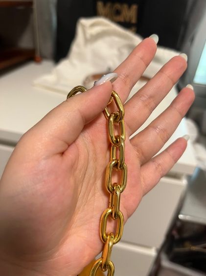 MCM รุ่น Aren Crescent Hobo Bag in Visetos รูปที่ 6