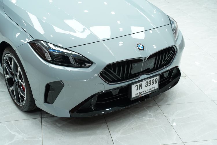 BMW Series 2 2025 220i Sedan เบนซิน เกียร์อัตโนมัติ เทา รูปที่ 2