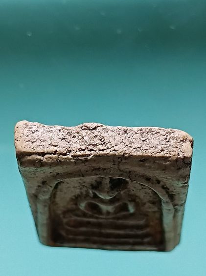 พระสมเด็จวัดระฆัง รุ่นเเรก สภาพสวยมาก มีลงรักทองเก่ามาตั้งเเต่สมัยรัตนโกสินทร์ตอนต้น พระเก่าเก็บไว้บนหิ้งบ้านคุณย่าแถวย่านริมคลองบางกอกน้อย รูปที่ 5