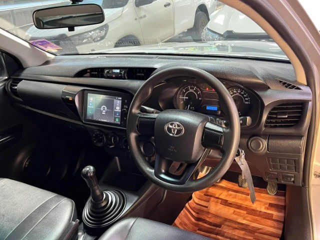 Toyota Hilux Revo 2022 2.4 Entry Pickup ดีเซล ไม่ติดแก๊ส เกียร์ธรรมดา เทา รูปที่ 3