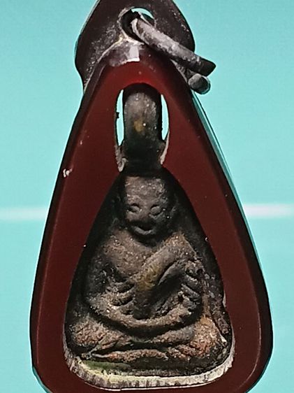 พระจอบเล็ก หลวงพ่อเงิน วัดบางคลาน รุ่นเเรก สภาพคนโบราณใช้บูชาติดตัวมาอย่างยาวนาน พระสวยเลี่ยมกรอบเก่าใช้มาไม่ต่ำกว่า80ปี พระสภาพยังสวยครับ รูปที่ 6