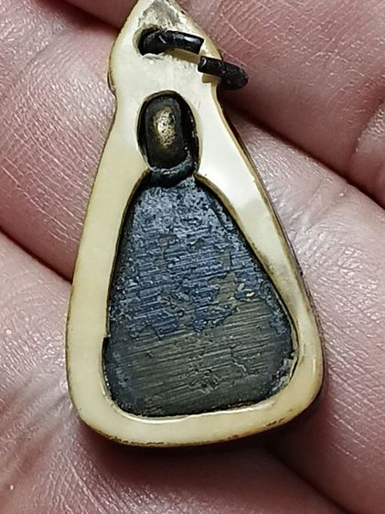 พระจอบเล็ก หลวงพ่อเงิน วัดบางคลาน รุ่นเเรก สภาพคนโบราณใช้บูชาติดตัวมาอย่างยาวนาน พระสวยเลี่ยมกรอบเก่าใช้มาไม่ต่ำกว่า80ปี พระสภาพยังสวยครับ รูปที่ 8