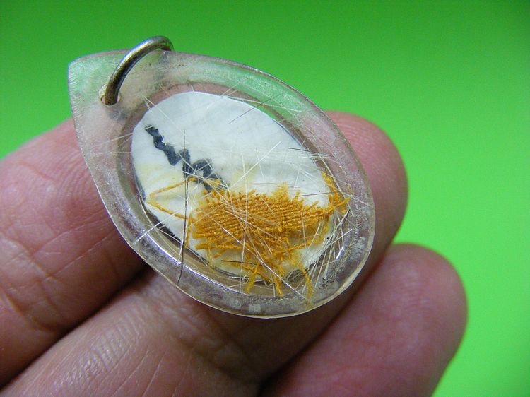 มีรอยจาร จีวร เกศา เก่าผิวปรอท เลี่ยมเก่า รูปที่ 6