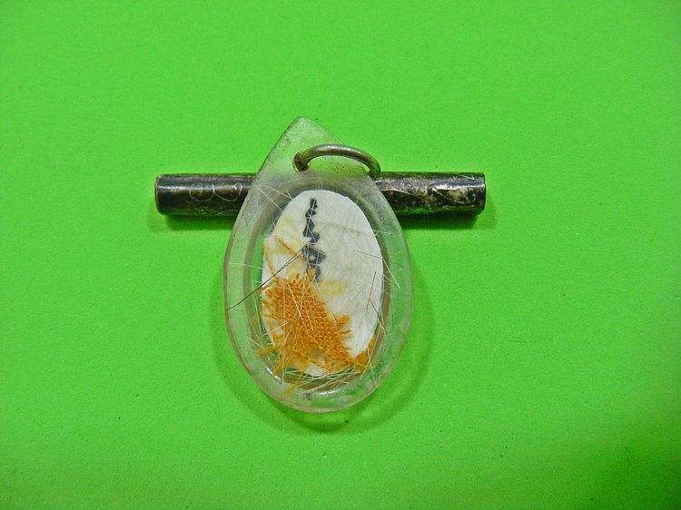 มีรอยจาร จีวร เกศา เก่าผิวปรอท เลี่ยมเก่า รูปที่ 17