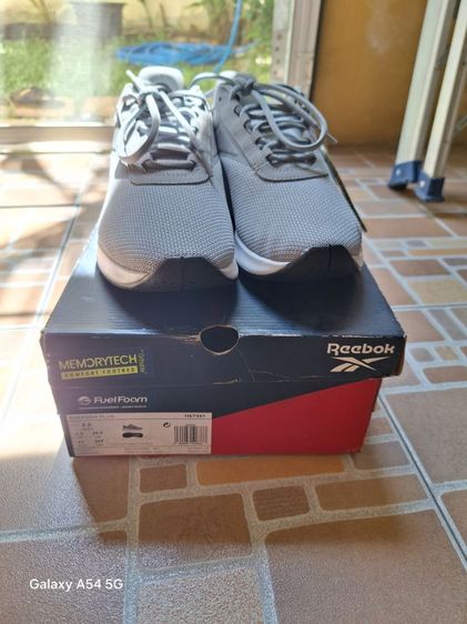 รองเท้าวิ่ง reebok size us8.5 ใหม่ป้ายครบ รูปที่ 2