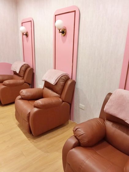 เซ้งร้านทำเล็บ ในธนิยะพลาซ่า สีลม ใจกลางเมือง มีทั้งคนไทยและต่างชาติ พื้นที่ 70 ตรม. รูปที่ 2